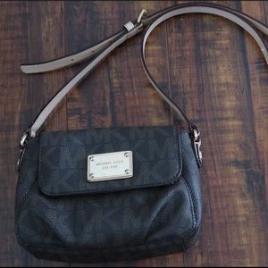 FINAL PRICE TODAY ONLY Michael Kors Crossbody bag